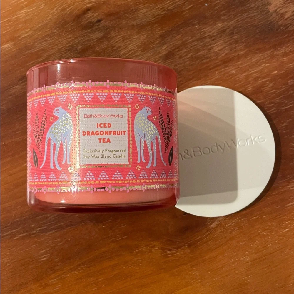 BBW Iced Dragonfruit Tea 3 Wick Candle - Picture 3 of 4